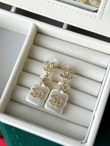 Сережки Chanel